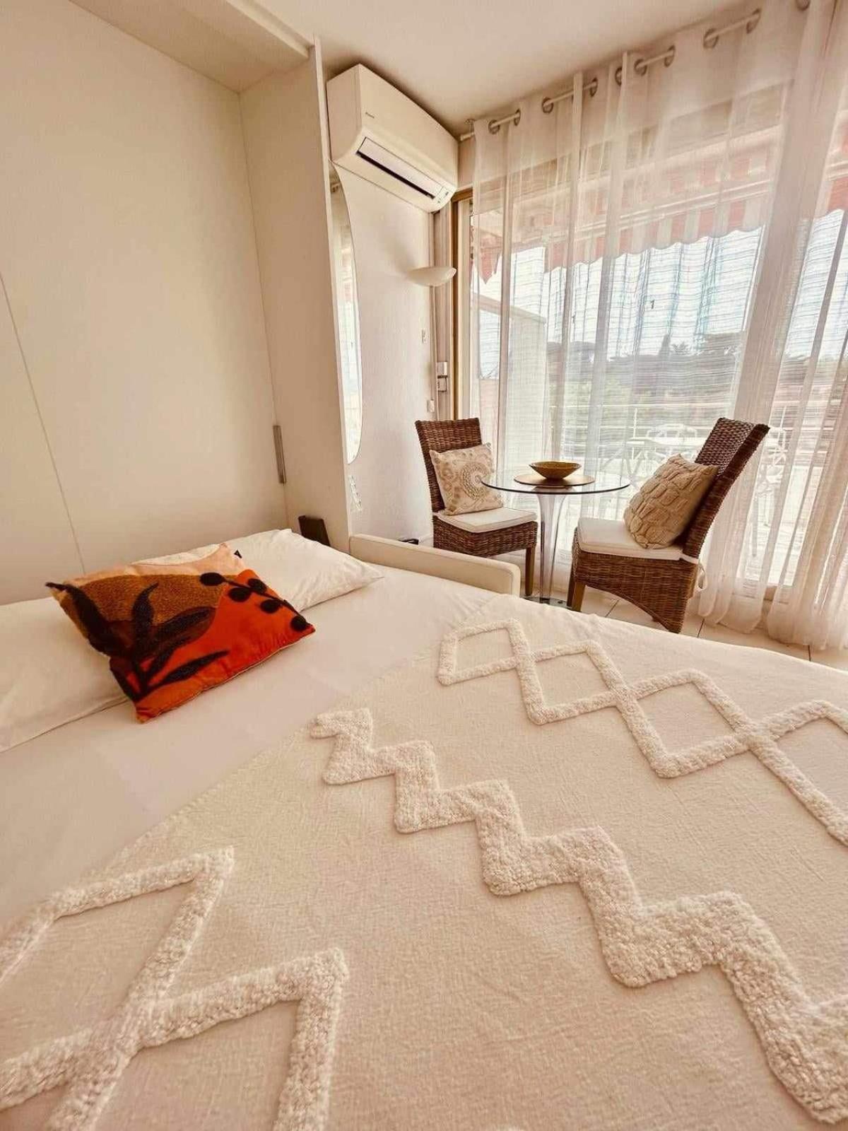 Eden Apartment แซ็ง-ทรอเป ภายนอก รูปภาพ